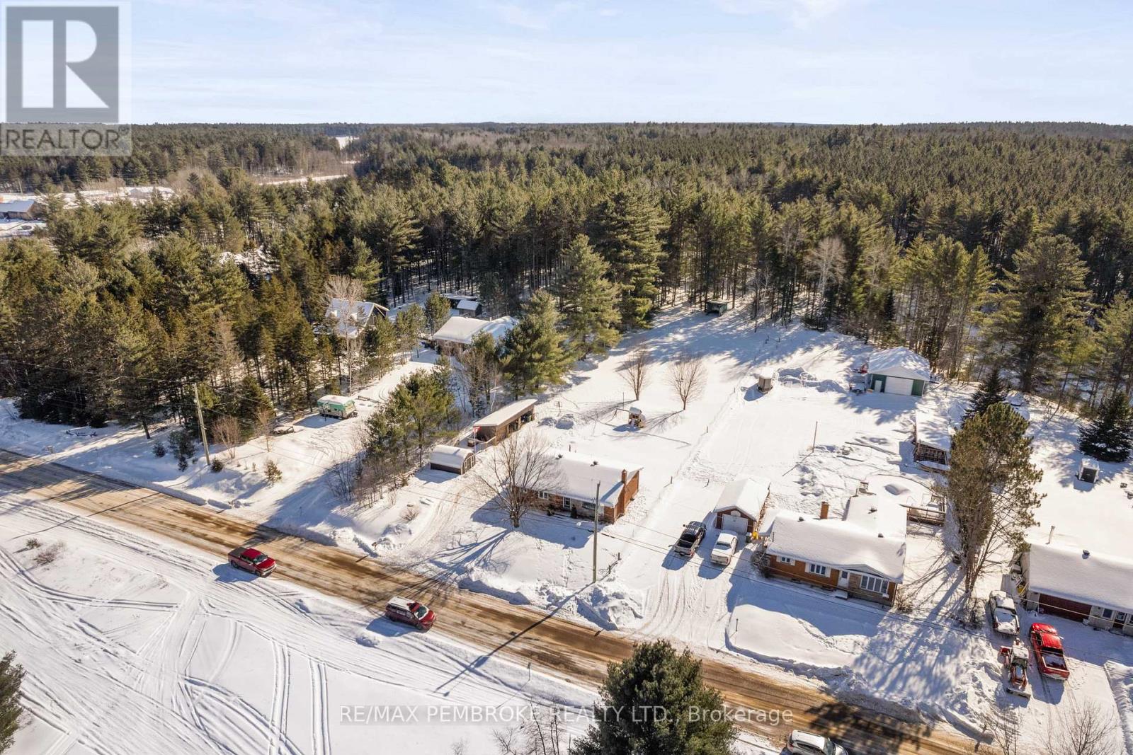 865 Black Bay Road, Petawawa, Ontario  K8H 2W8 - Photo 5 - X11973038